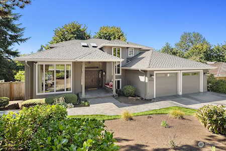 4533 172nd Ave SE Bellevue, WA 98006