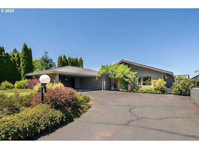 3232 NW Greenbriar TER Portland, OR 97210