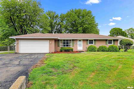 2825 Deveron Circle Pekin, IL 61554