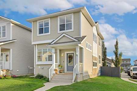 50 Sunrise Crescent NE High River, AB T1V 0B9