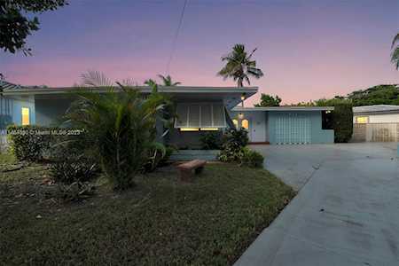 915 Ibis Ave Miami Springs, FL 33166