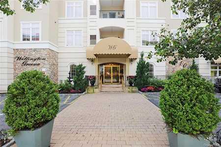 410 Westchester Ave #403 Port Chester, NY 10573