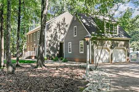 103 Lands End Dr Williamsburg, VA 23185