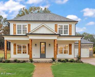 7548 Crosswinds Blvd Hernando, MS 38632