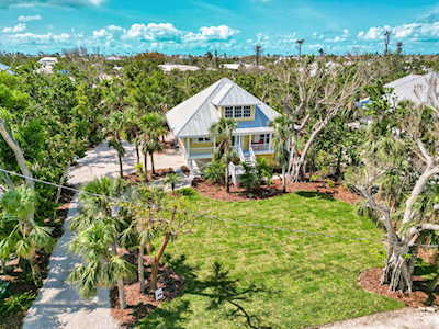 567 N Yachtsman Dr Sanibel, FL 33957
