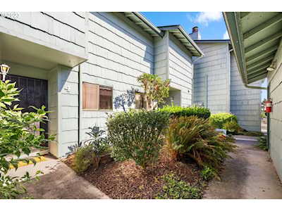 2353 40th AVE #4 Longview, WA 98632