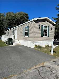 26 Krzak Rd North Kingstown, RI 02852