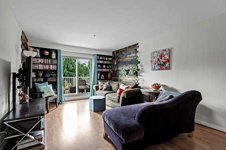 1615 Frances Street #302 Vancouver, BC V5L 1Z3