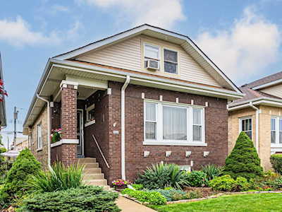 6021 W Waveland Ave Chicago, IL 60634