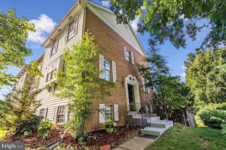 2700 Sherwood Hall Ln Alexandria, VA 22306