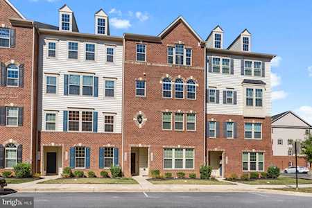 4886 Hiteshow Dr Frederick, MD 21703