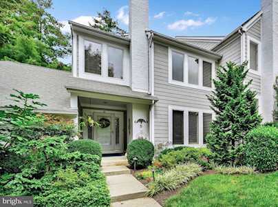 8 Ferrous Ct Cockeysville, MD 21030