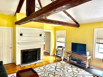 10 Andrew St #3B Salem, MA 01970