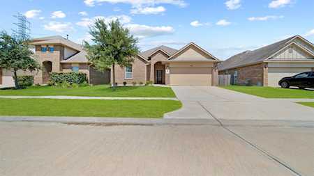 360 Kendall Crest Dr Alvin, TX 77511