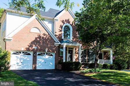 25928 Planting Field Dr Chantilly, VA 20152