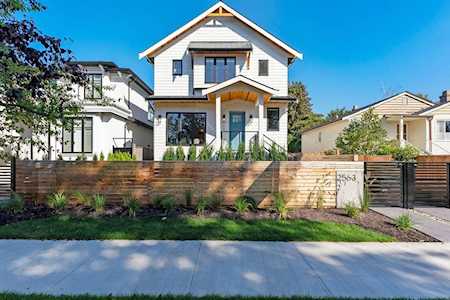 2563 E 16th Avenue Vancouver, BC V5M 2L5