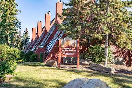 828 Coach Bluff Crescent SW #5 Calgary, AB T3H1A8