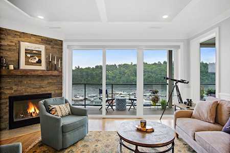 60 Merrimac St #406 Amesbury, MA 01913
