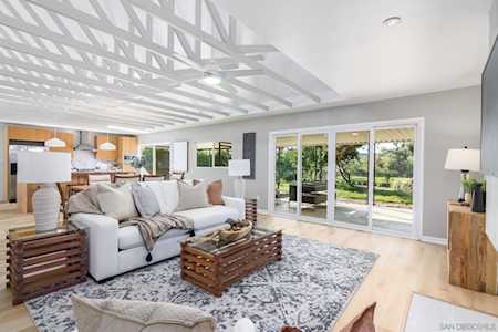 1911 San Pablo Dr San Marcos, CA 92078