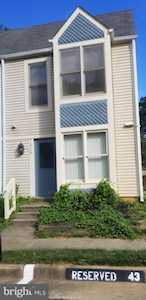 2114 Whisperwood Glen Ln Reston, VA 20191