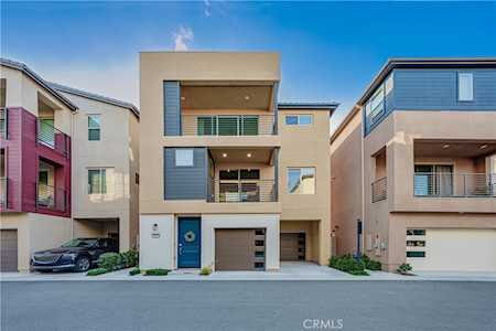 557 Catalonia Lake Forest, CA 92630