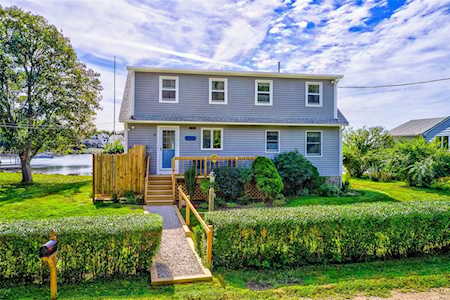 38 Beach Dr South Kingstown, RI 02879