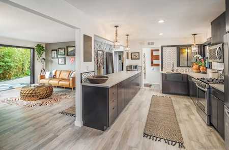 1606 Debann Rd Cardiff, CA 92007