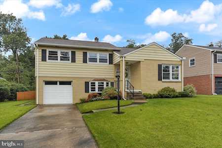 2240 Saint James Dr Wilmington, DE 19808