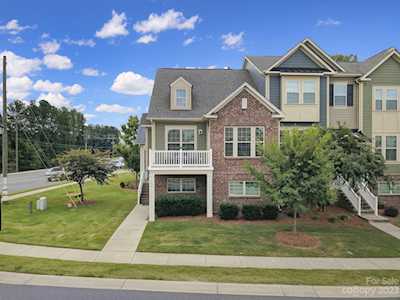 509 Dulaney Dr Tega Cay, SC 29708
