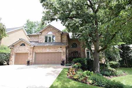 1375 Tall Oaks Dr Carol Stream, IL 60188