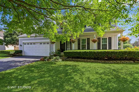 871 Burning Trl Carol Stream, IL 60188