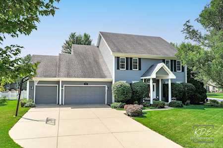 1032 Hamlet Rd Naperville, IL 60564
