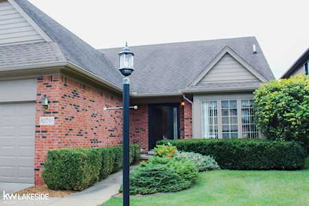 52733 Covecreek Dr Macomb, MI 48042