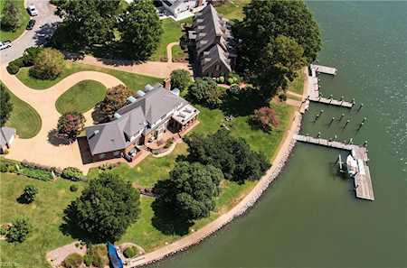 4 Cedar Point Dr Hampton, VA 23669