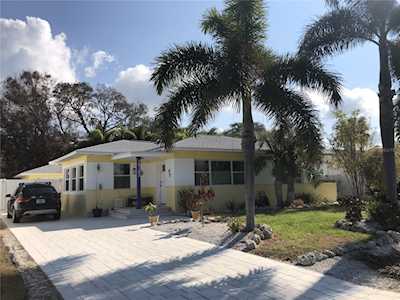 16103 1st St E Redington Beach, FL 33708