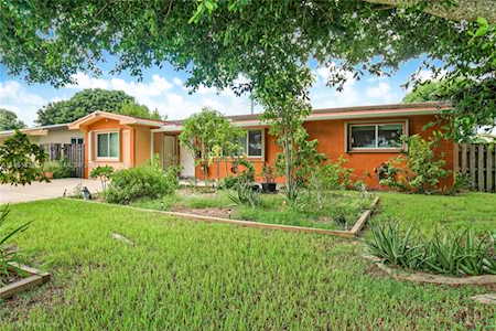 8101 NW 15th St Pembroke Pines, FL 33024