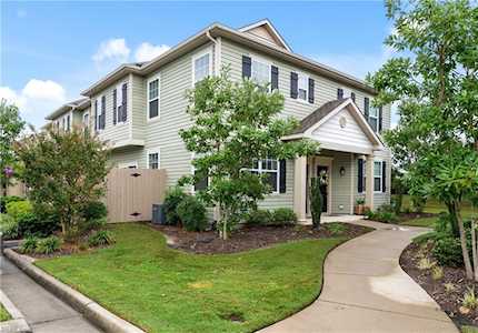 1696 Halesworth Ln Virginia Beach, VA 23456