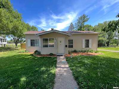 704 N 1st St Chillicothe, IL 61523