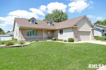 2411 Arlington Circle Pekin, IL 61554