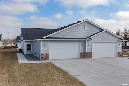 109 Beacon Harbor Circle East Moline, IL 61244