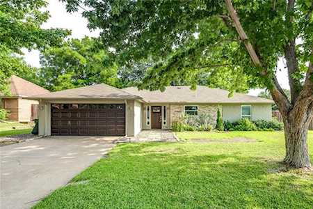 200 Brazil Drive Hurst, TX 76054