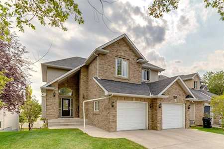17 Simcoe Gate SW Calgary, AB T3H4K6