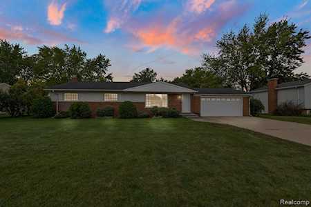 1406 Athlone St Oxford Twp, MI 48371