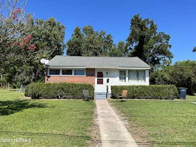 425 New River Dr Jacksonville, NC 28540