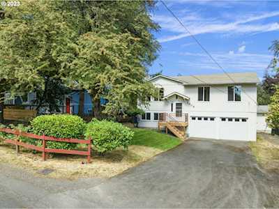 2605 SW Hume ST Portland, OR 97219