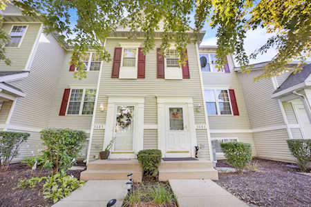 3083 Woodside Dr Joliet, IL 60431