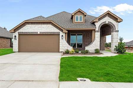 1225 Hunters Ridge Drive Crowley, TX 76036