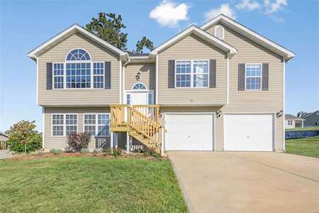 91 Valley Farms Dr Winfield, MO 63389