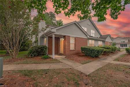 1439 Orchard Grove Dr Chesapeake, VA 23320