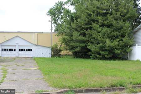 13 Delaware Ave Pennsville, NJ 08070